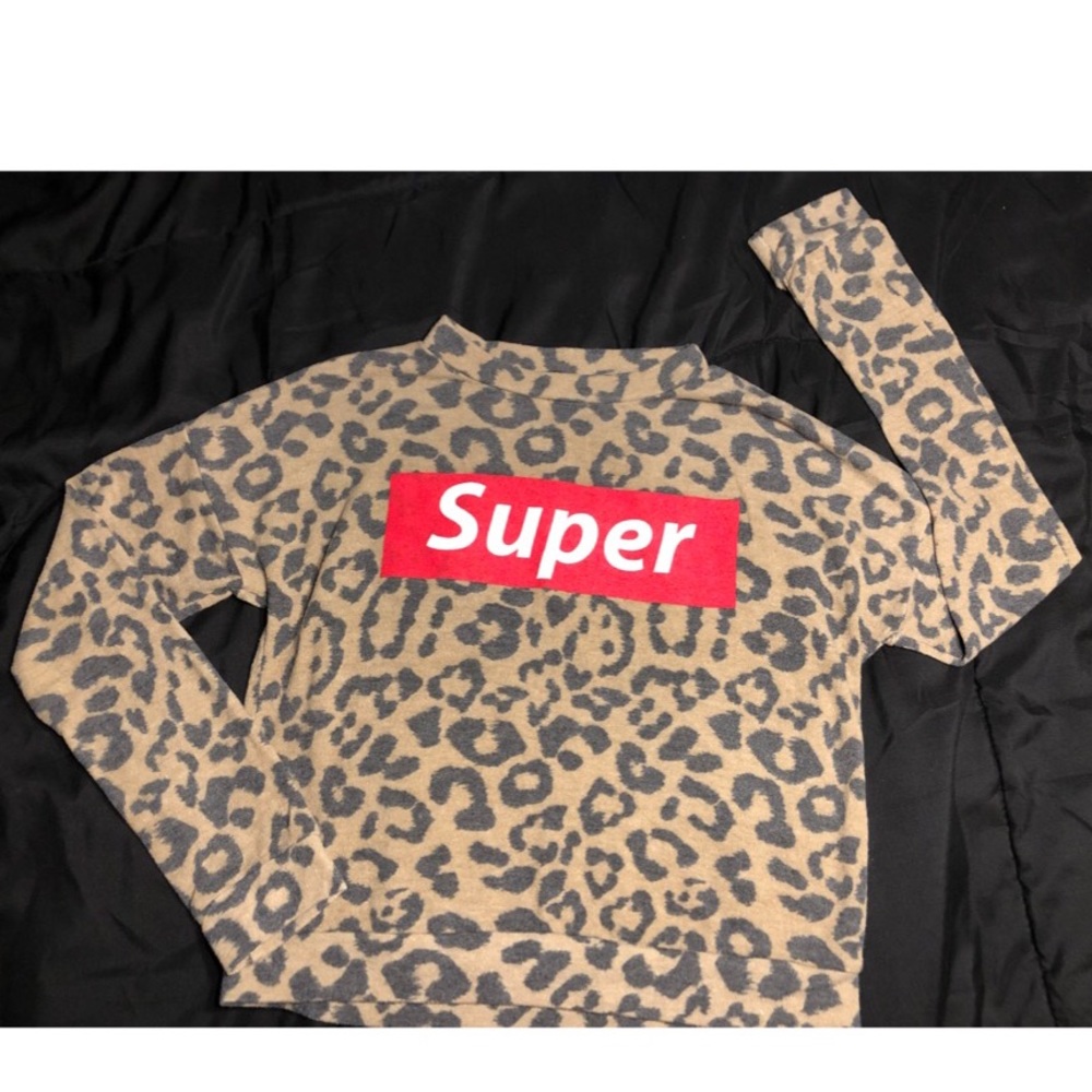 Long sleeve logo shirt